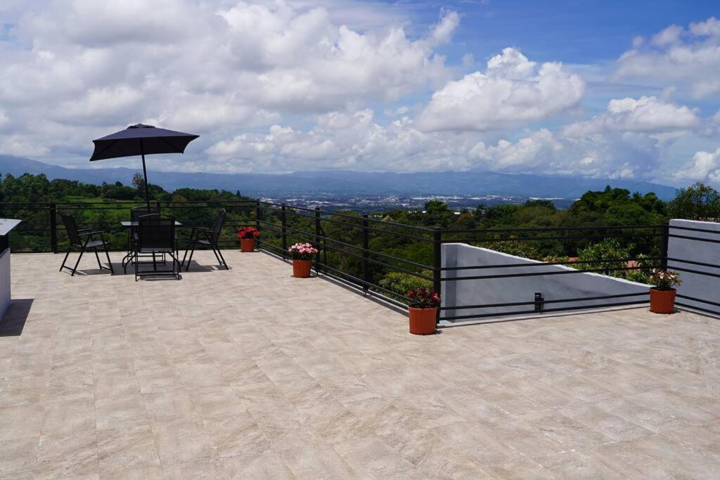 Casa Con Hermosa Vista A Las Montanas Y Ciudad San Rafael  Esterno foto