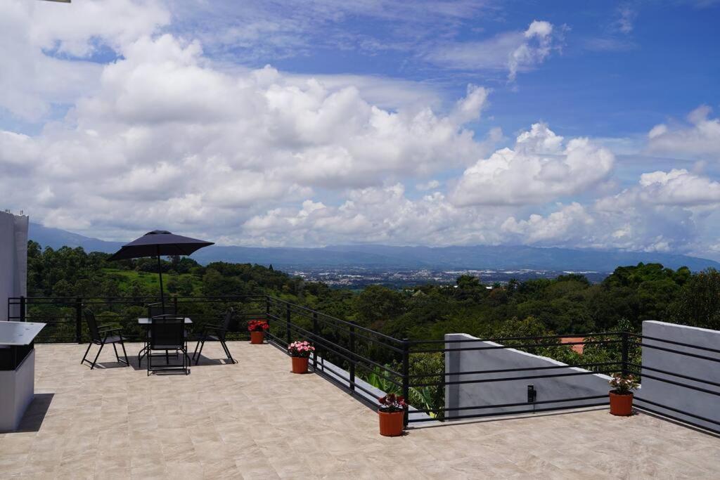 Casa Con Hermosa Vista A Las Montanas Y Ciudad San Rafael  Esterno foto